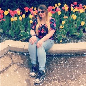 Meet your Posher, Courtney